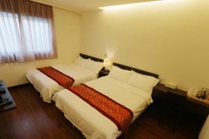 Phòng Tiêu Chuẩn 4 Người (Standard Quadruple Room)