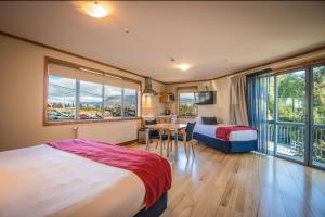 Deluxe Studio room in Coronation Lodge