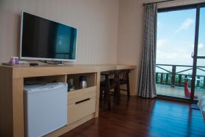 Phòng Giường Đôi Nhìn Ra Núi (Double Room with Mountain View)