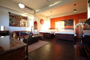 Phòng Tiêu Chuẩn 2 Giường Đơn Nhìn Ra Biển (Standard Twin Room with Sea View)