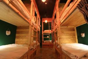 1 người trong phòng tập thể 10 giường – Nam & Nữ (1 Person in 10-Bed Dormitory - Mixed)