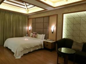 Phòng Deluxe Giường Đôi Có Bồn Tắm (Deluxe Double Room with Bath)