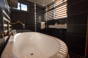 Phòng sang trọng 4 người (Luxury Quadruple Room)