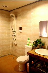 Deluxe Quadruple Room with Balcony Night View