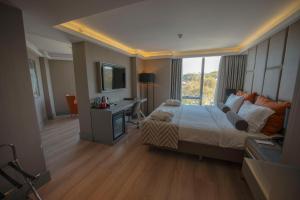 King Suite with Sea View room in Manesol Old City Bosphorus