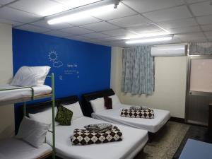 Phòng Gia Đình Có Vòi Sen (Family Room with Shower)