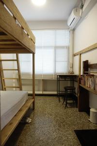 Female Only Twin Room with Bunk Beds
