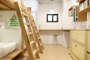 Giường Trong Phòng Ngủ Tập Thể Nữ 6 Giường (Bed in 6-Bed Female Dormitory Room)