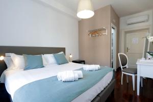 Double Room with Balcony room in Midnight in Rome Guest House