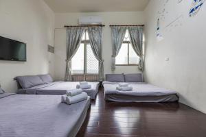 Phòng gia đình có ban công (Family Room with Balcony)