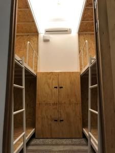 Giường trong Phòng ngủ tập thể cả Nam và Nữ 4 Người (Bed in 4-Bed Mixed Dormitory Room)