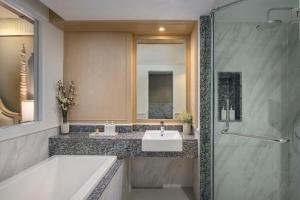 Phòng Deluxe có Giường cỡ King Nhìn ra Sông (Deluxe River View Room King)