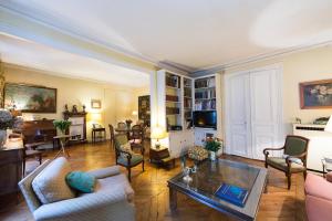 Apartment room in Veeve - Charming Bonaparte