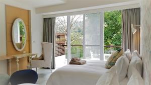 Phòng 4 người Nhìn ra cảnh Núi non (Quadruple Room with Mountain View)