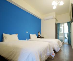 Phòng 2 giường đơn có ban công (Twin Room with Balcony)