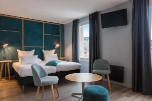 Triple Room room in Quality Hotel & Suites Bercy Bibliothèque by HappyCulture