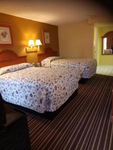 Double Room with Two Double Beds - Non-Smoking room in Rodeway Inn Mount Laurel Hwy 73