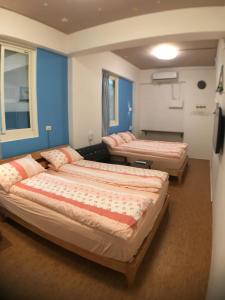 Phòng 4 Người Có Phòng Tắm Chung (Quadruple Room with Shared Bathroom)