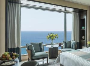 Premier Ocean View King room in Shangri-La Hotel Colombo