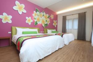 Phòng Deluxe Có 2 Giường Cỡ Queen (Deluxe Queen Room with Two Queen Beds)