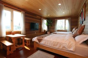 Phòng Tiêu Chuẩn 4 Người (Standard Quadruple Room)