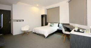 Phòng Đôi Loại Sang (Deluxe Double Room)