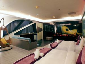 Phòng 4 Người Nhìn ra Thành phố (Quadruple Room with City View)