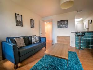 Two-Bedroom Apartment room in LSE High Holborn