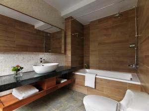 Phòng Deluxe Nhìn ra Mặt nước (Deluxe Water View)