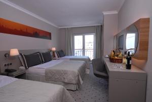 Triple Room room in Klas Hotel