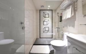 Phòng Tiêu chuẩn 4 người (Standard Quadruple Room)