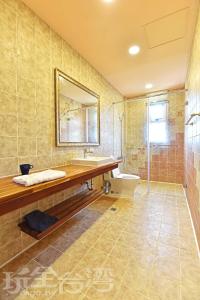 Phòng 4 Người Có Phòng Tắm (Quadruple Room with Bathroom)