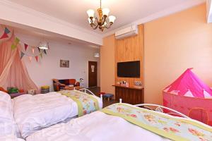 Phòng 4 Người Có Phòng Tắm (Quadruple Room with Bathroom)