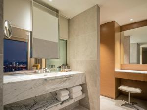 Suite Deluxe có giường King (Deluxe Suite with King Bed)