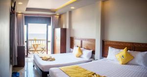 Suite Gia Đình Có Ban Công (Family Suite with Balcony)