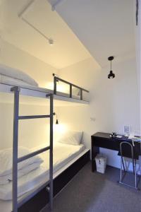 Phòng giường tầng - Có phòng tắm chung (Bunk Beds- Shared Bathroom)