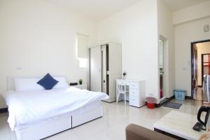 Phòng Giường Đôi Nhìn Ra Núi (Double Room with Mountain View)