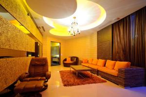 Phòng E (E Room)