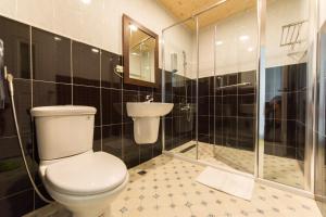 Biệt Thự Có Hồ Bơi Riêng (Villa with Private Pool)