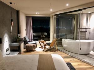 Phòng Loại Sang Giường Đôi (Deluxe Double Room)