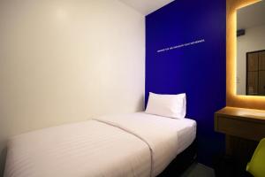 Phòng giường đơn có phòng tắm chung (Single Room with Shared Bathroom)