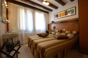 Double Room with Shared Bathroom room in Albergo Marin