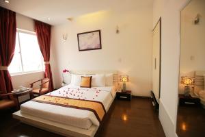 Phòng Superior giường đôi lớn (Superior Queen Room)