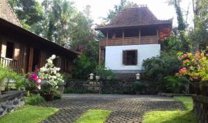 Phòng Giường Đôi Hạng Bình Dân (Budget Double Room)