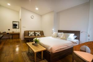 Studio có giường sofa (Studio with Sofa Bed)