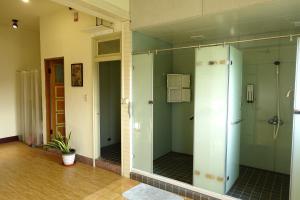 Phòng 2 Giường Đơn Có Phòng Tắm Chung (Twin Room with Shared Bathroom)