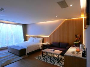 Phòng Đôi Cao Cấp (Superior Double Room)