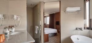 Executive suite room