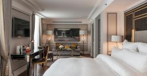 Grand Premier King Room room in Hotel De Crillon
