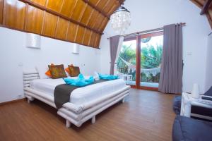 Bungalow Nhìn ra vườn (Bungalow with Garden View)